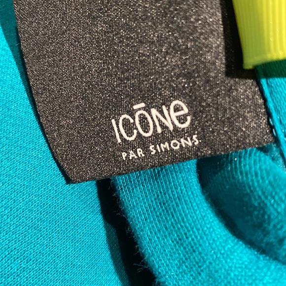 Mark Antoine Collection at Simons - Picture 7 of 10